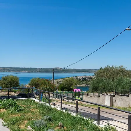 Vakantiehuis 3 Bedroom Beautiful In *