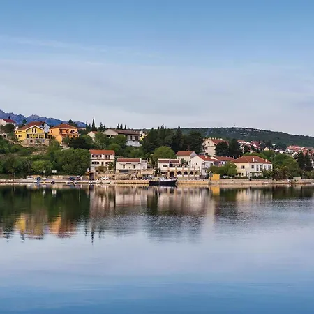 3 Bedroom Beautiful In Holiday home