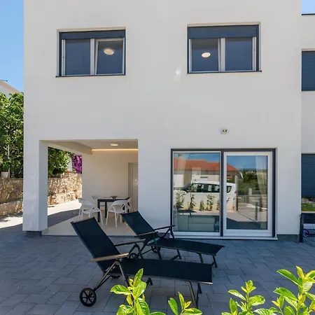 3 Bedroom Beautiful In *